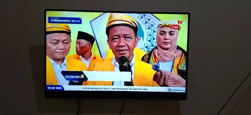 Di jual TV dan Meja Tv