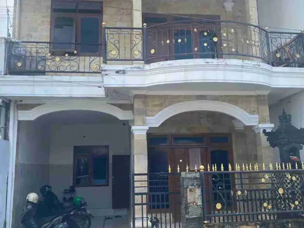 RUMAH 2 LANTAI LOKASI JALAN BATAS DUKUH SARI SESETAN