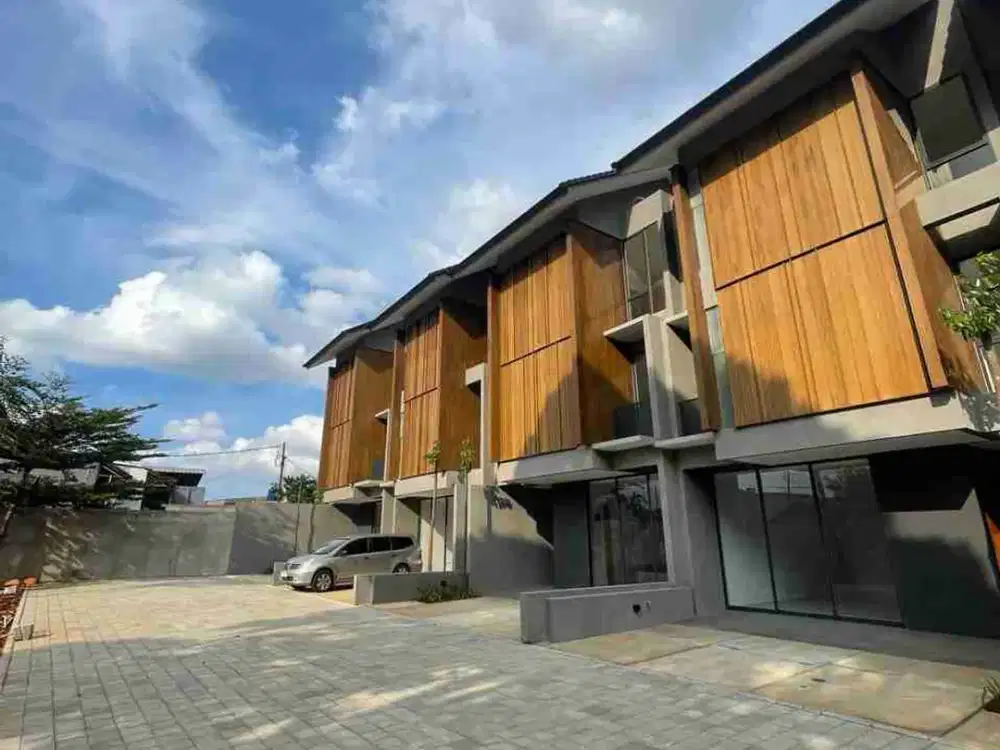 RUMAH MEWAH DALAM CLUSTER DI PONDOK PINANG JAKARTA SELATAN