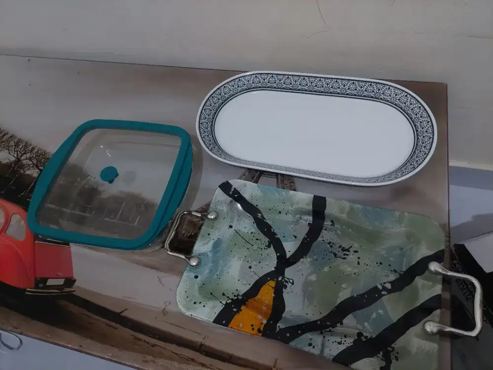 Piring saji IKEA dan wadah kaca square