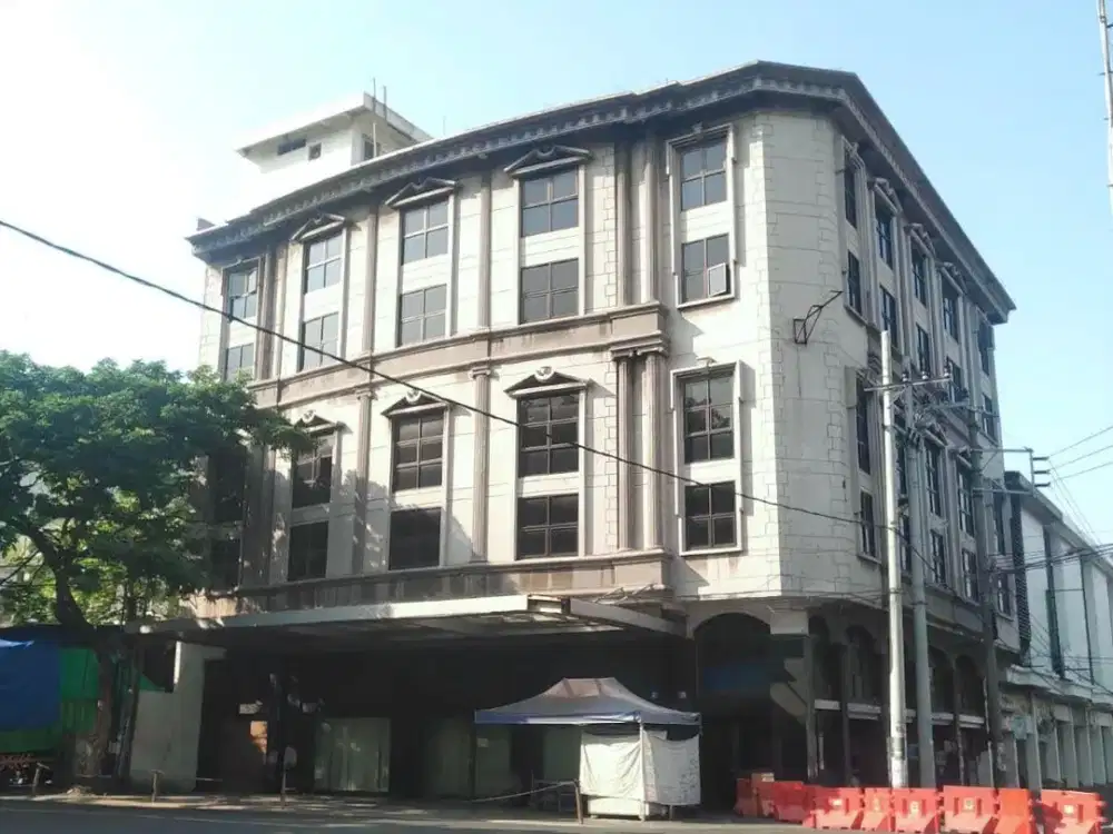 Langka & Murah, Gedung Kantor 6 Lantai Sebelah Pasar Atom