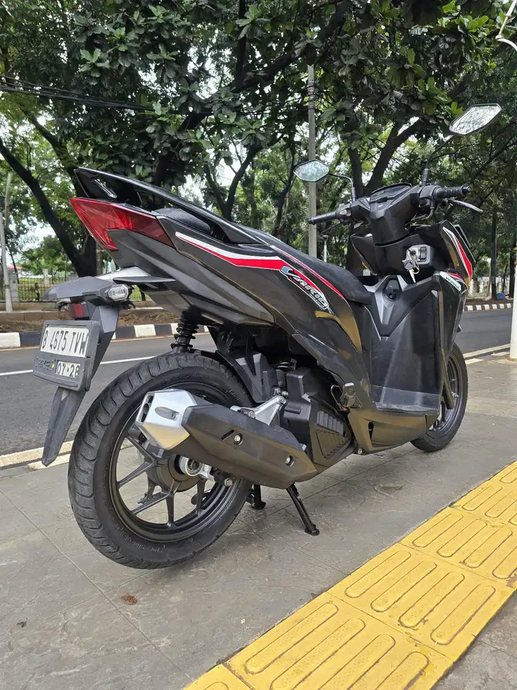 DIJUAL CASH HONDA VARIO 125 CBS THN 2018 PAJAK IDUP SIAP PAKAI