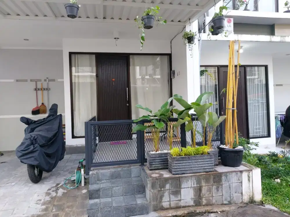 Dijual Rumah 2 lantai di Bintaro.