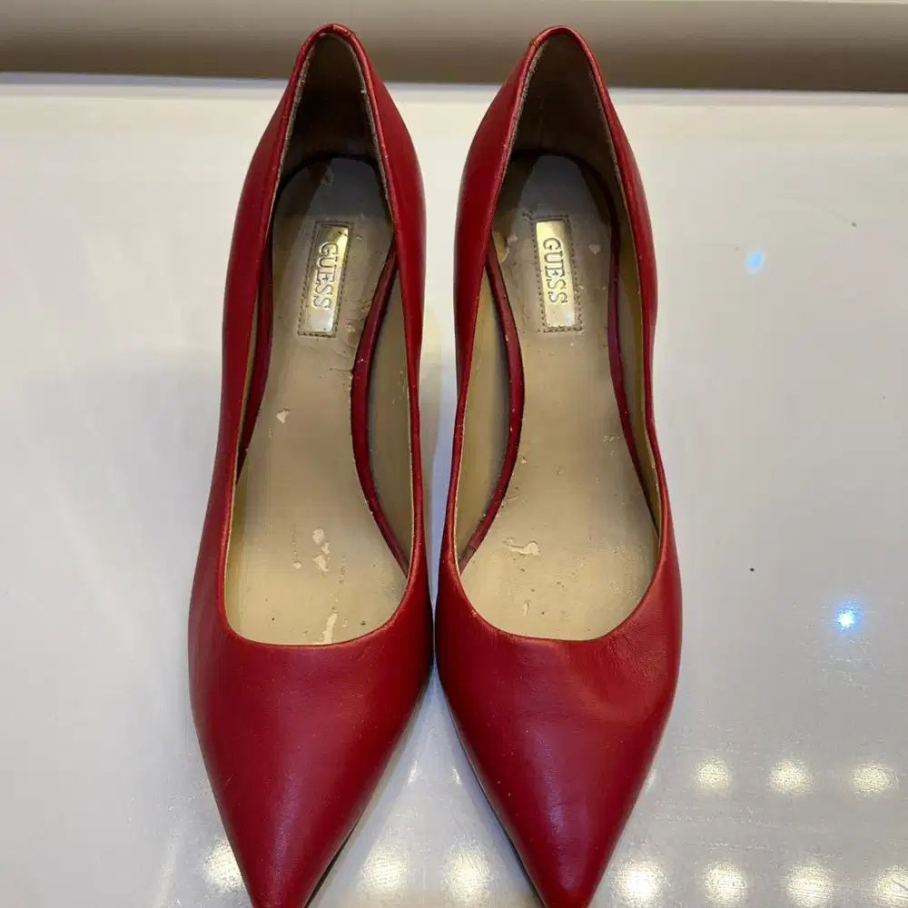 Sepatu High Heels Merah Cabe Red untuk ngantor | Guess