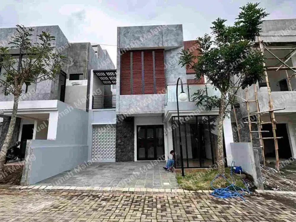 Dijual Cepat Rumah Villa Ready Design Modern dekat Alun2 dan Tempat Wisata di Kota Batu