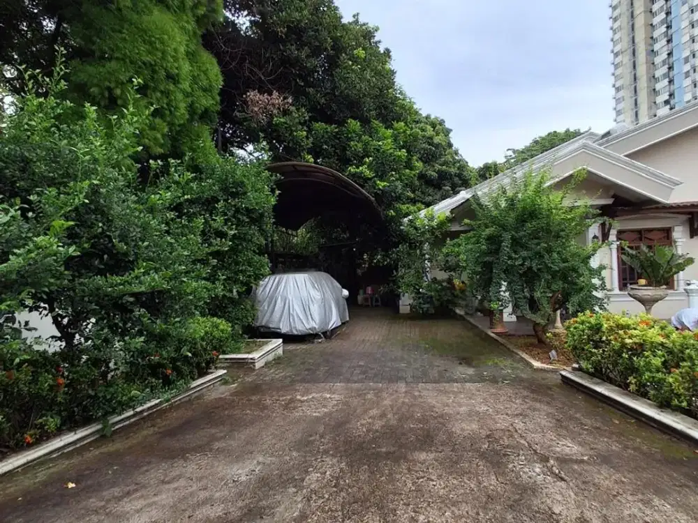 TERLUAS UI, Rumah 1258m Margonda Depok Klasik, Marmer Bathtube Jati CANTIK, dekat Jaksel Jakarta