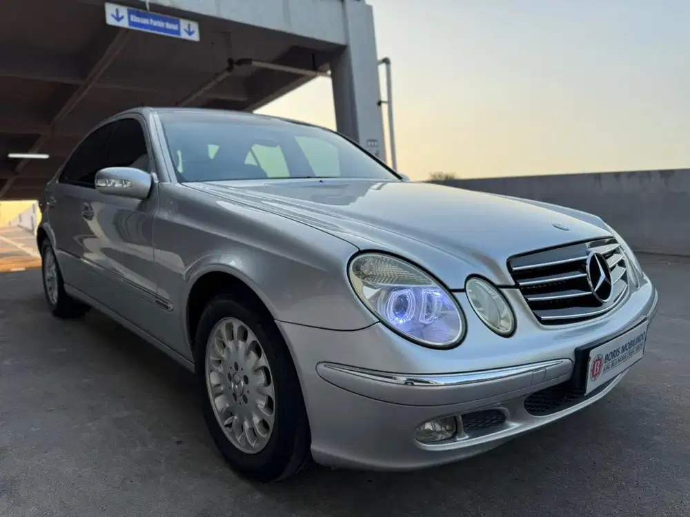 W211 2004 Mercedesz Benz E240 Automatic ANTIK Good Condition E300 W204