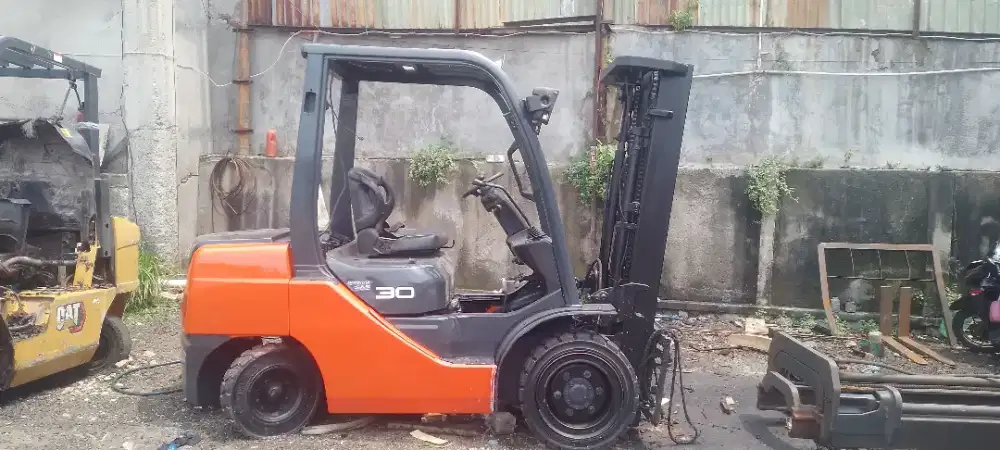Forklift Toyota 3 Ton,Tiang 3 Meter,Matic,Seri 8FD30,Tahun 2019