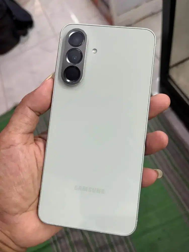 Samsung A56 warna netral