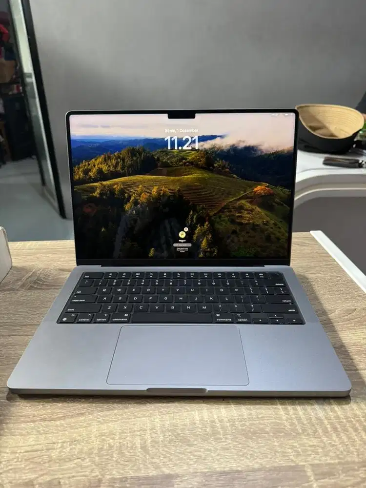 DIJUAL MacBook Pro M3 8/512 14inch