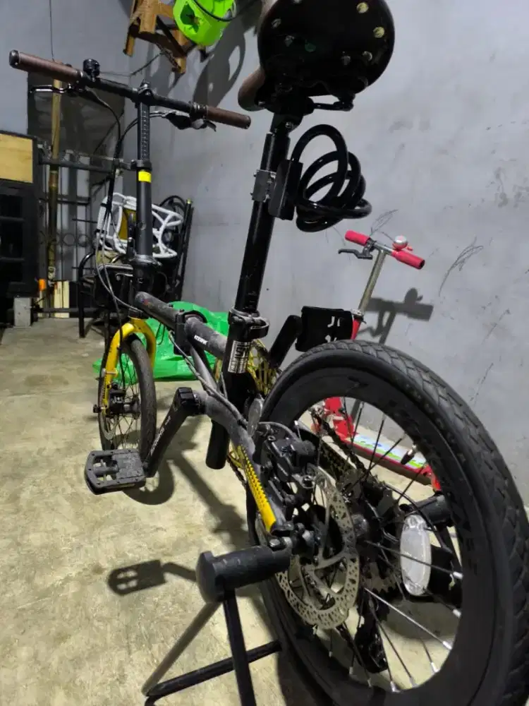 Di jual sepeda lipet type kodiak L