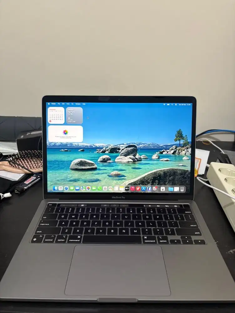 Macbook Pro M1 Tahun 2020 8/256  Barang Mulus Dus Lengkap NEGO SANTAI