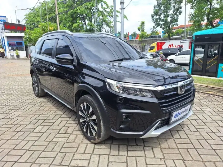 LOW DP Honda BR-V 1.5 Prestige Bensin-AT 2022 RKF
