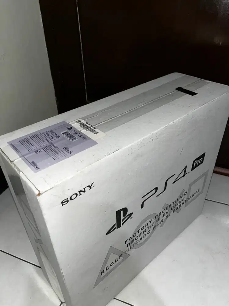 Ps 4 Pro 1TB full game