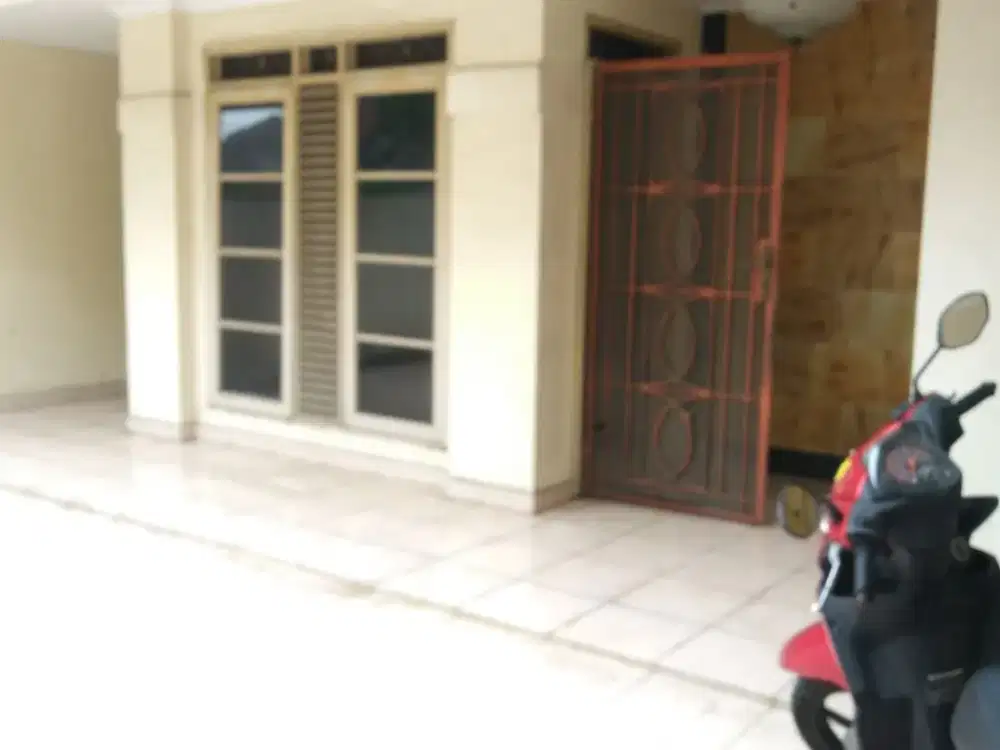 Dijual Rumah Siap Huni di Sektor 7A Lokasi Strategis