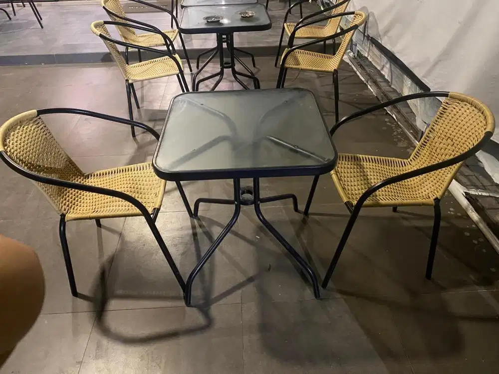 Set Meja Kursi Outdoor