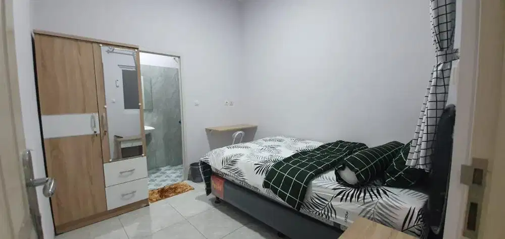 Kost jl damai dekat dengan fasilitas umum