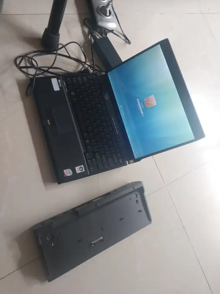 Notbook merek fujima masih nyala normal