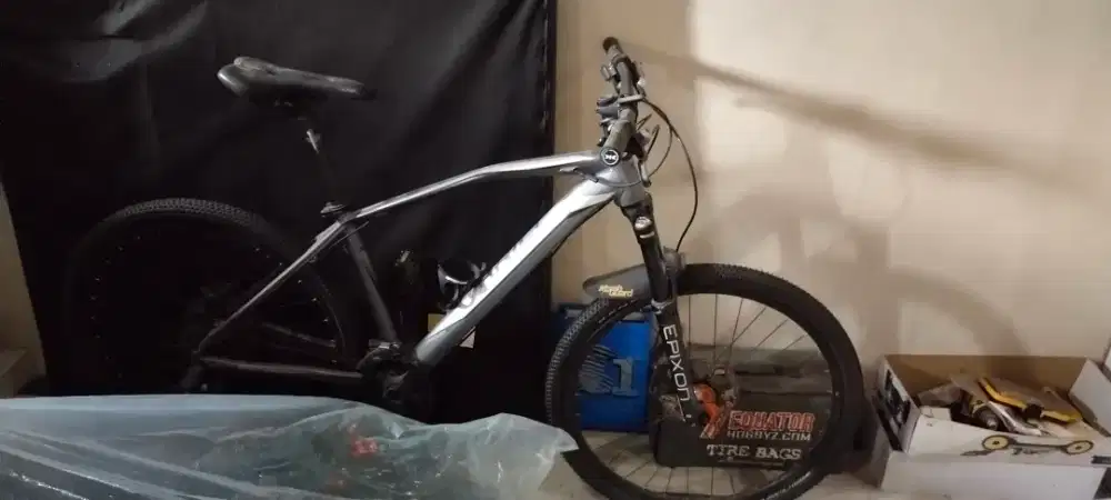 Sepeda MTB Thrill Vanquish 3.0 27.5inch