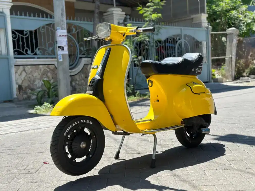 Vespa tua Vespa PTS kuning 130 CC 1977