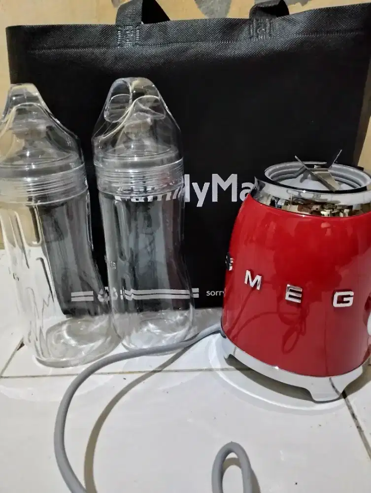 SMEG PBF01 PERSONAL BLENDER - 50's Retro Style - Red