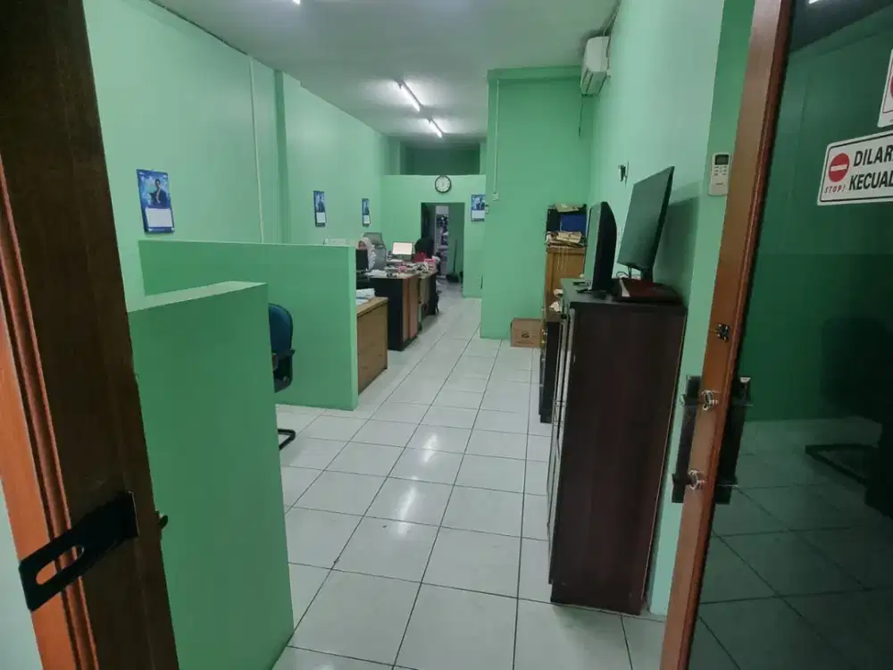 Ruko 3 lantai siap huni lokasi jakarta timur