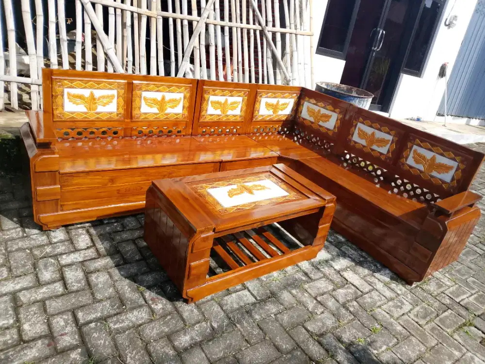 Kursi Sudut/Kursi Pojok Domini