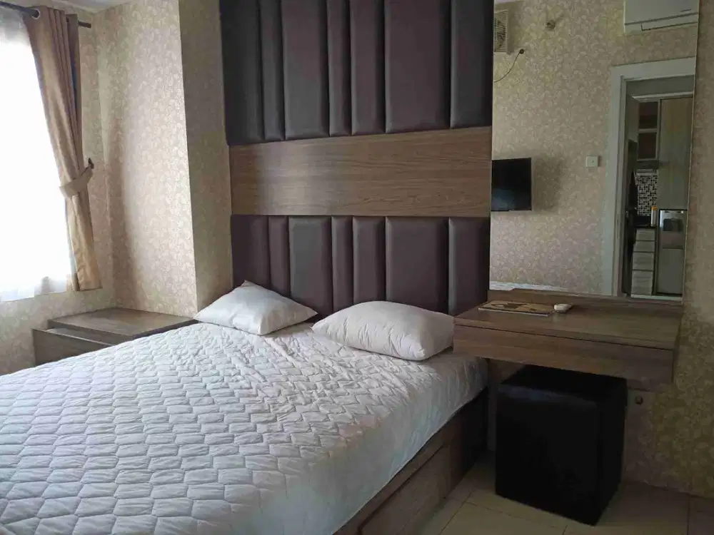 Apartemen green lake sunter 2 BR minmalis bagus view danau