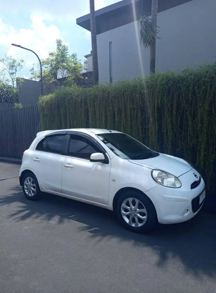 Nissan march xs at 1.2 2012