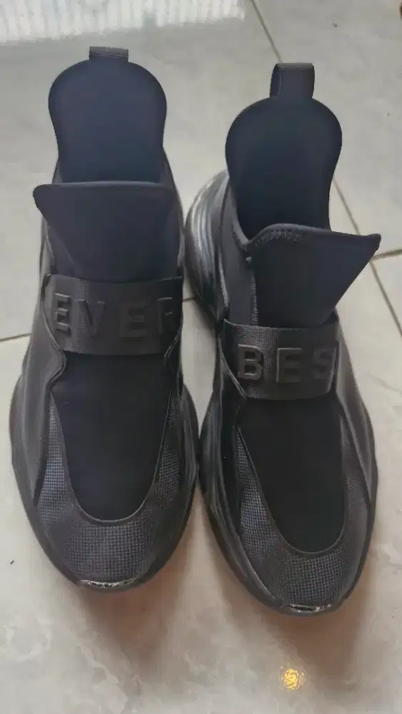SEPATU EVERBEST PRIA SIZE 43