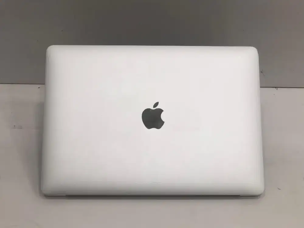 TYPE LAPTOP: MACBOOK AIR M1 2020