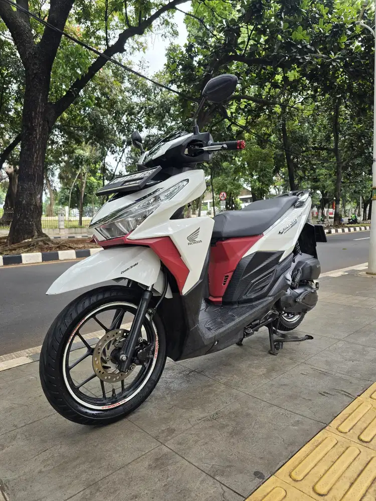 DIJUAL CASH HONDA VARIO 150 LED OLD THN 2017 PAJAK IDUP SIAP PAKAI