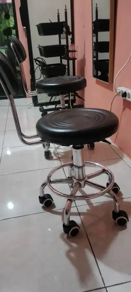 Kursi salon bulat mutar