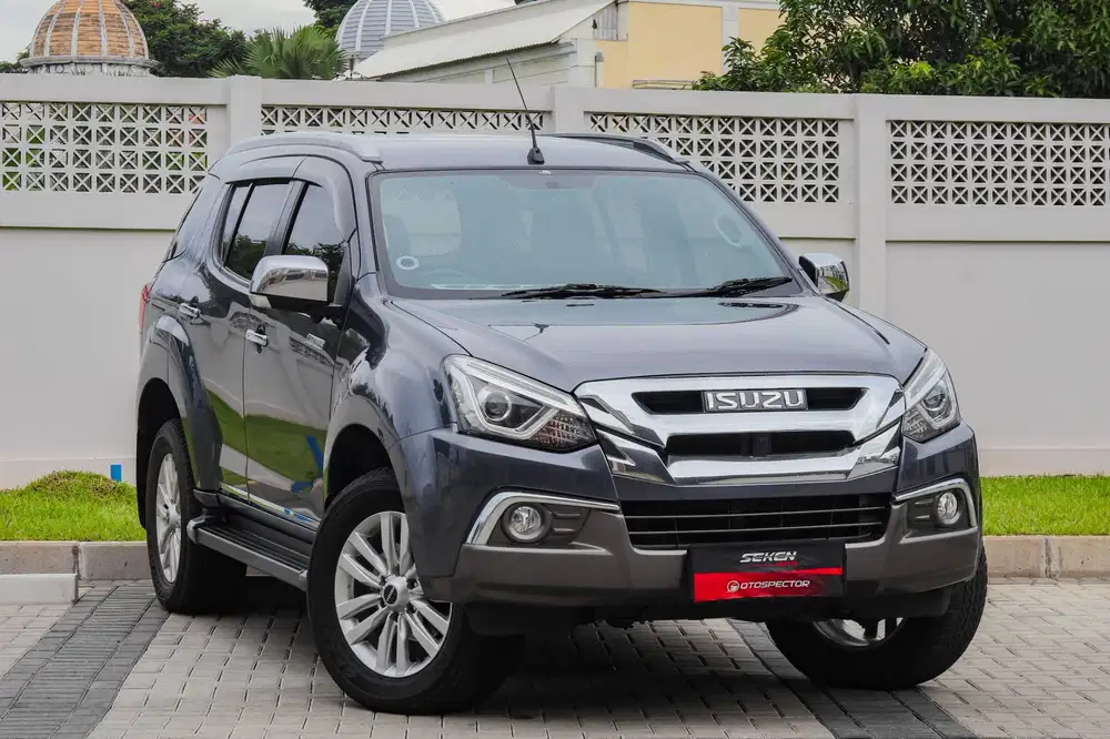 Isuzu MUX MU-X R3 Premiere 2.5 Diesel Solar AT Matic 2018 Abu Abu