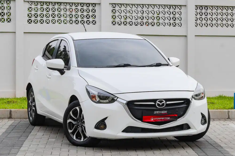 Mazda 2R 2 R 1.5 Skyactiv AT Matic 2016 Putih Metalik.