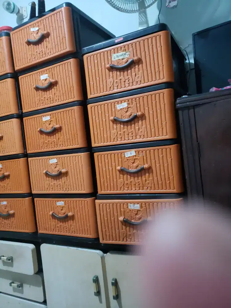 Dijual rak susun laci plastik bekas ada 3,4,5 susun