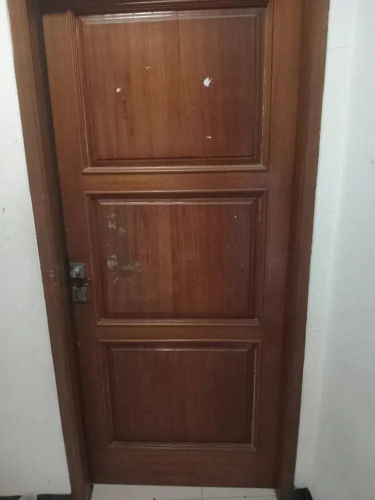 DAUN PINTU JATI