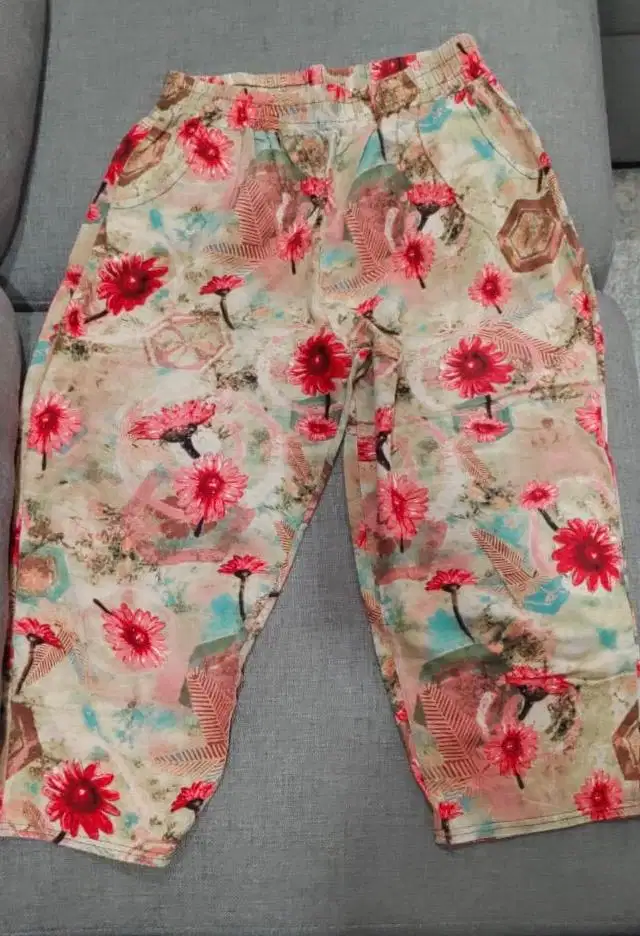 Celana 3/4 Motif Bunga