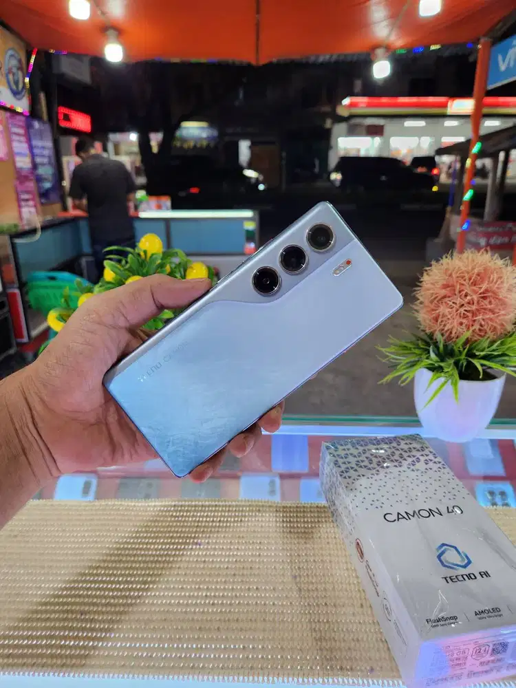 Tecno Camon 40 Ram (8+8) 16Gb/ 256Gb Fullset Mulus Pemakaian 5 Hari