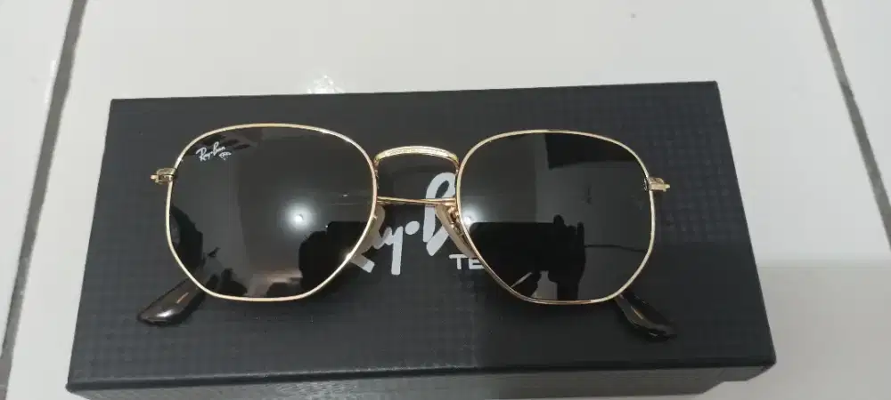 Rayban hexagonal
