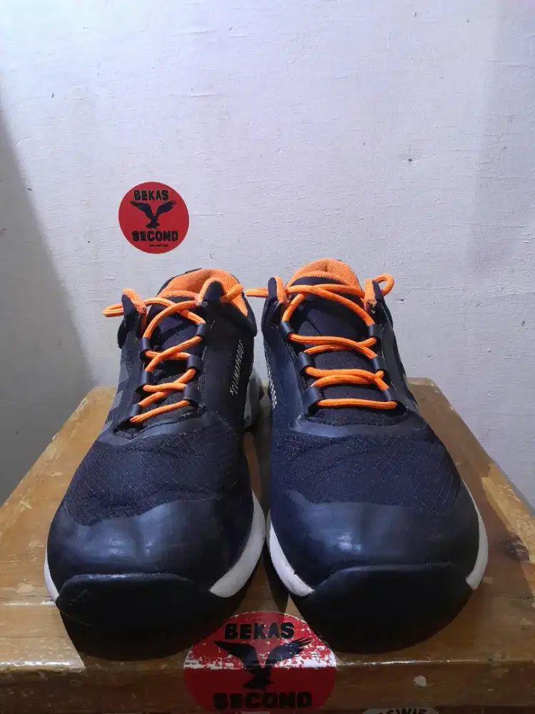 Sepatu pria adidas terrex climaproof