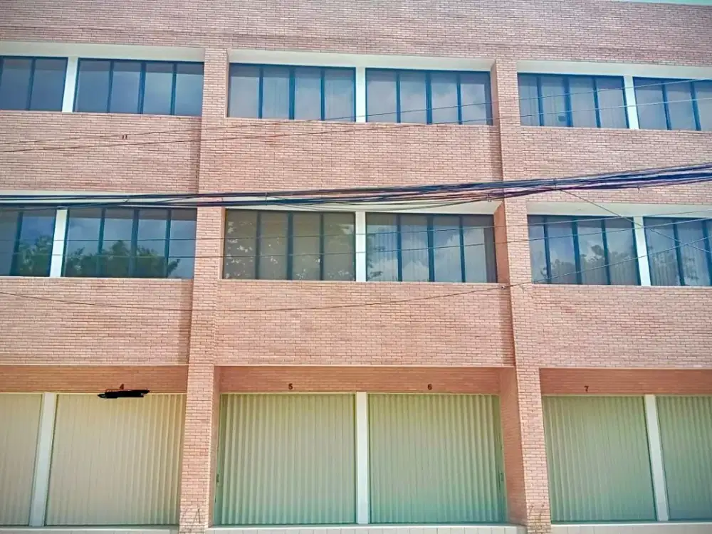 Disewa & Dijual Ruko 3 Lantai Berlokasi Strategis di Karawaci Tangerang - Siap Pakai