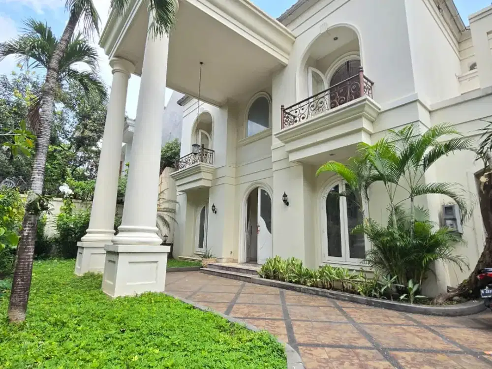 disewakan rumah lux di kemang ada pool