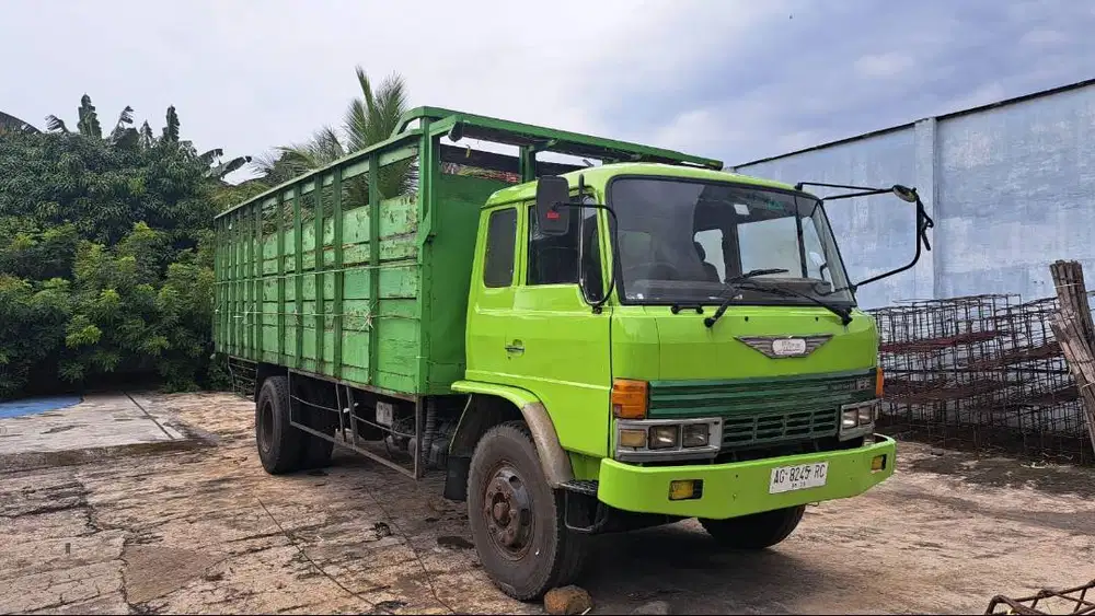 HINO FF173NA TAHUN 1998 1 AXLE BAN DOBEL
