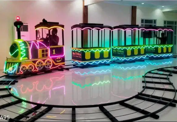 Odong odong Kereta Panggung Wahana Indoor || Kereta Lantai Mall