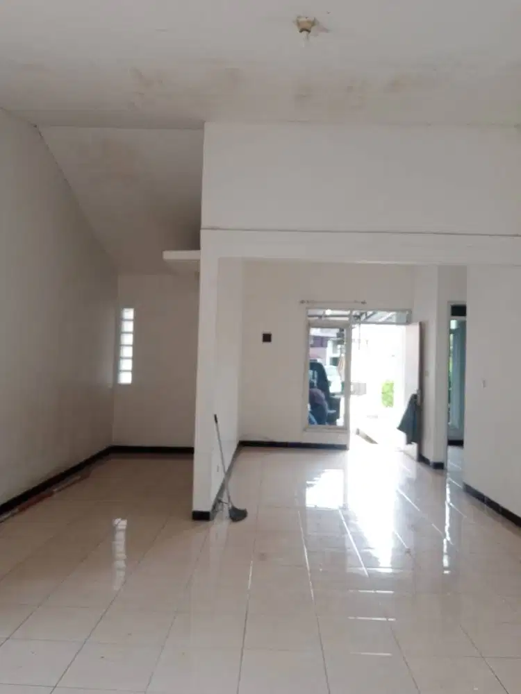 Cibabat Cimahi Dijual Rumah Siap Huni Terawat dan nyaman