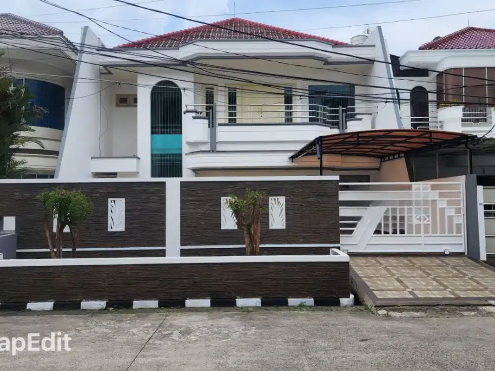 Dijual Rumah Mewah di Green Garden, Jakbar LT.12x25m2 Harga Nego