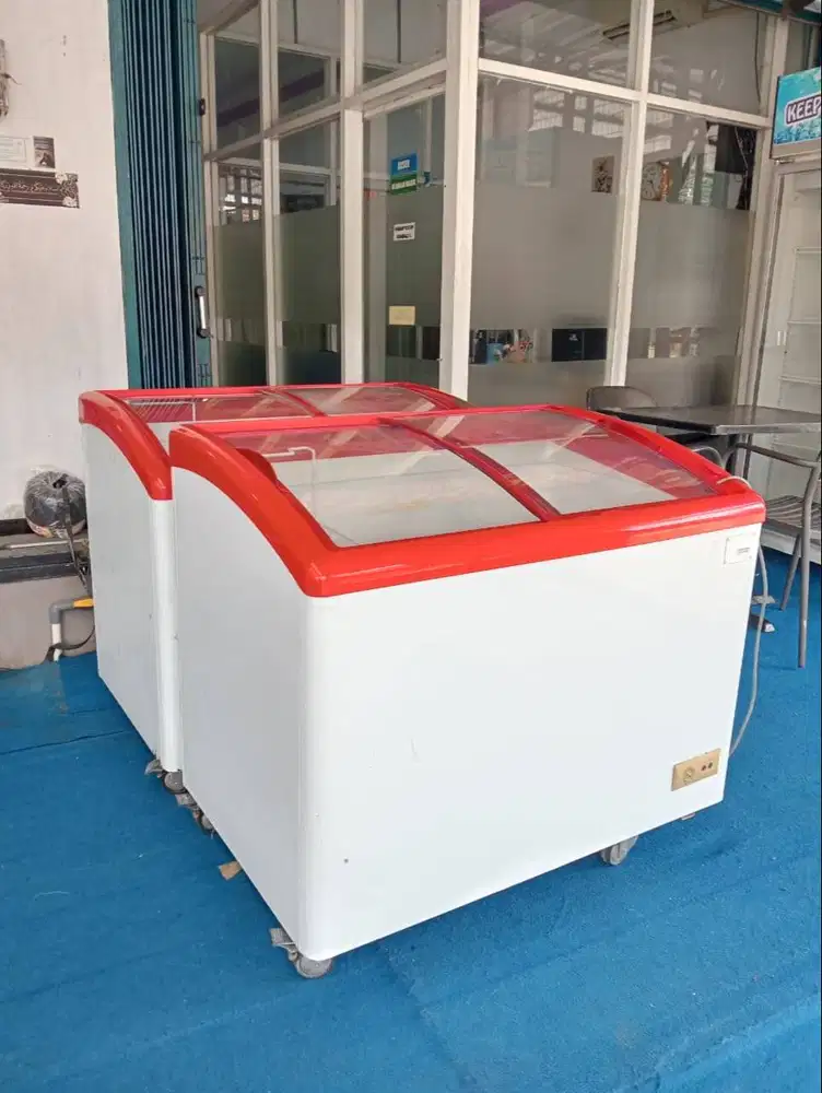 Freezer sleding kaca bekas murah merk Hiron 280L normal jaya