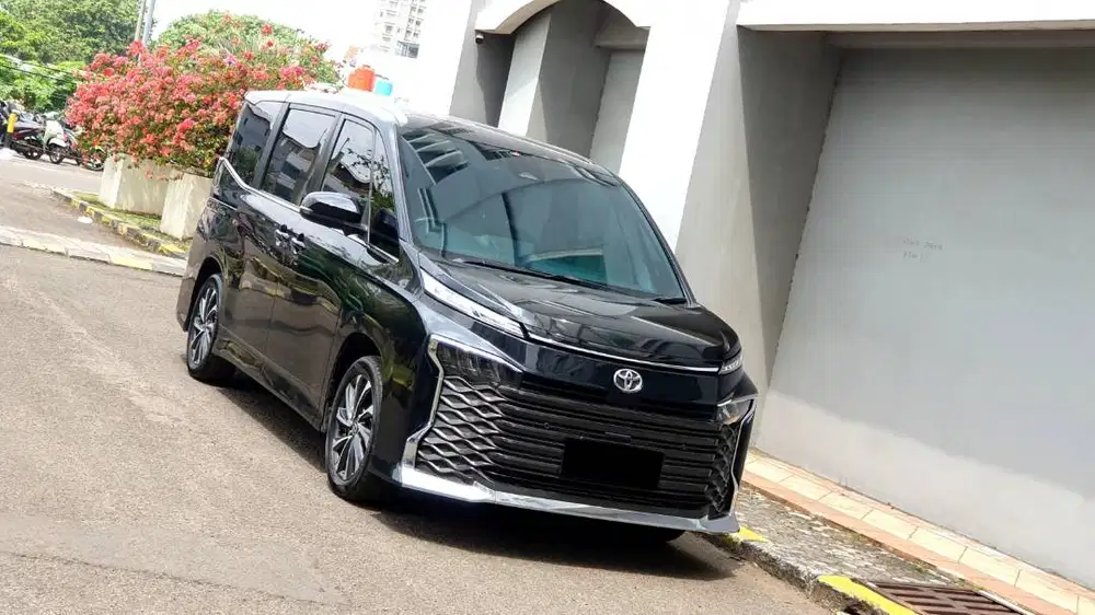 [ GARANSI 5TH ] Toyota Voxy 2.0 CVT TSS Camera360 Facelift 2023/2024