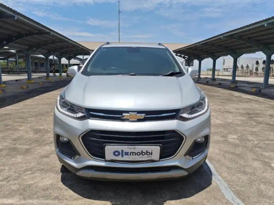 DP Rendah  7JT Chevrolet Trax 1.4 Turbo LTZ Bensin-AT 2017 Silver